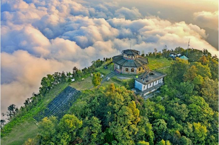 Đỉnh Bạch Mã